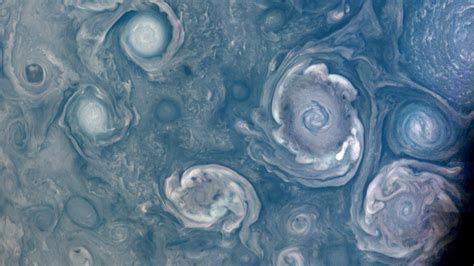 Sonda Juno Faz Belas Fotos Das Tempestades De J Piter Durante