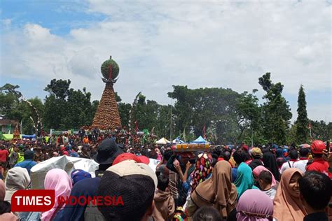 Banjir Durian Di Kenduren Wonosalam 2023 Times Indonesia