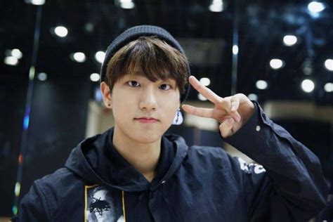 Han berpindah ke malaysia ketika beliau berusia sekitar lapan hingga sembilan tahun dan pernah menetap di beberapa bandar di selangor seperti subang, cheras dan juga. BIODATA STRAY KIDS : Profil, Biografi, Fakta Unik, Foto ...