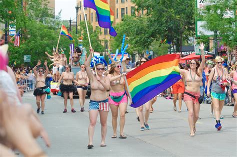 46th annual chicago gay pride parade people proudly wearin… flickr