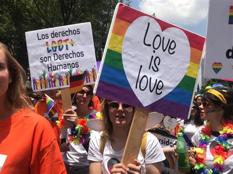 salir por el amor así se vivió la marcha del orgullo lgbttti en la cdmx reporte indigo