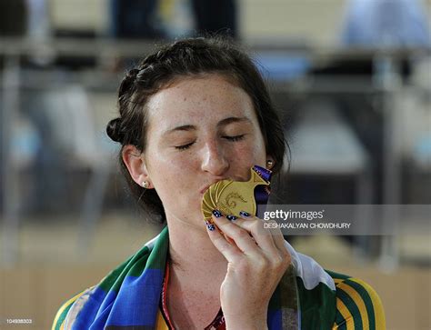 Australias Anna Meares Poses With Her Gold Medal During The Womens News Photo Getty Images