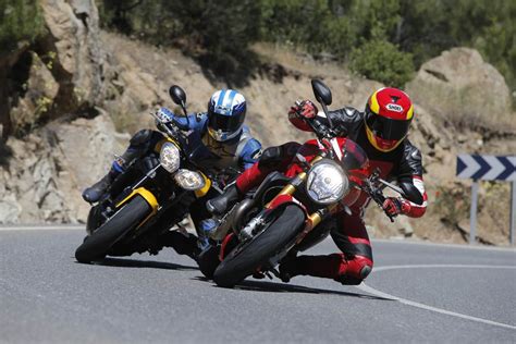 Ducati Monster Vs Triumph Speed Triple Comparativa Naked Ducati My