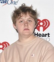 Lewis Capaldi, le foto del cantante ospite a Sanremo 2020 - Amica Foto 6