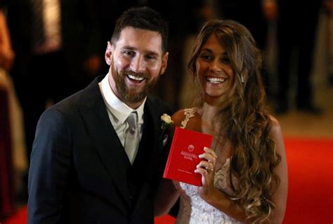 Vídeo Do Estranho Beijo De Messi Na Noiva Torna Se Viral Atualidade