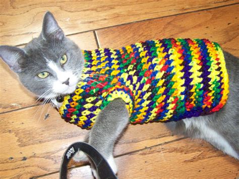 Sweater patterns, dog sweaters, cat sweaters, crochet patterns, crochet cat, favorite crocheted, dog sweater pattern. Crocheted Sweater For Small Dog Puppy or Cat