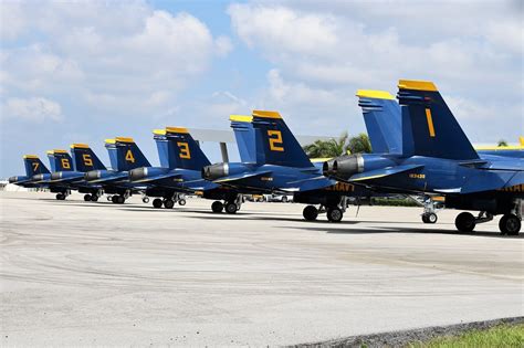 Us Navy Blue Angels In 2020 With Images Blue Angels Blue Navy