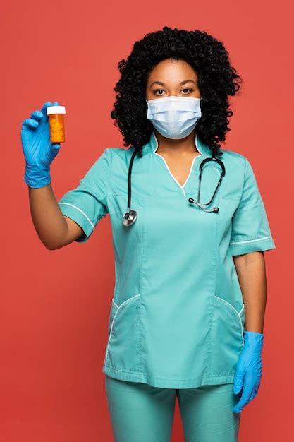 Hermoso Retrato De Enfermera Negra Foto Premium