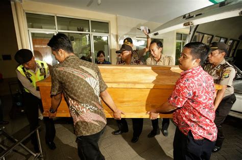 indonesia executes 4 people convicted of drug crimes the seattle times
