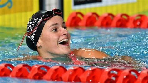 Australian kaylee mckeown broke american regan smith's world record in the 100m backstroke, clocking 57.45 seconds to win her olympic trials on sunday. Kaylee McKeown Breaks 200m Short-Course Backstroke World ...