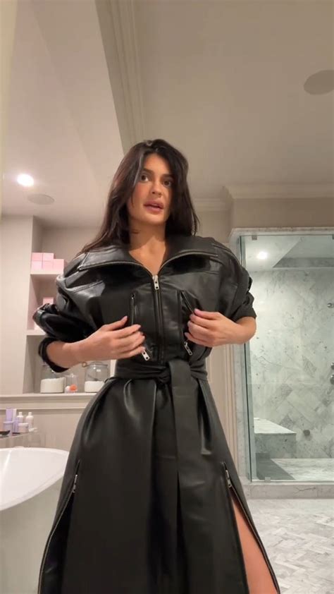 Kylie Jenner Lets Slip Her New Size As Shrinking Star Tries On Clothes