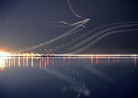 Joy Ding Long Exposures Of Planes Taking Off And Landing At Sfo