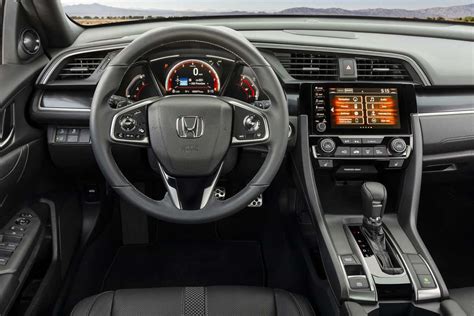 Research the 2020 honda civic at cars.com and find specs, pricing, mpg, safety data, photos, videos, reviews and local inventory. 2020 Honda Civic Hatchback Now Offers Manual Transmission ...