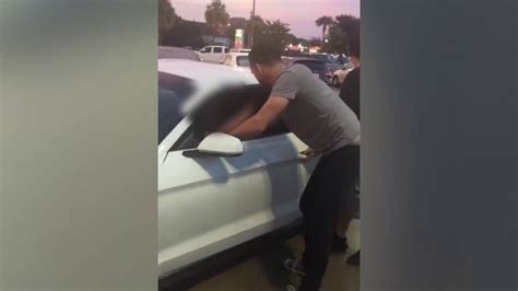 Man makes citizen's arrest on erratic driver | WATCH: Man makes citizen