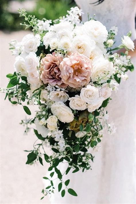 Stunning Cascading Wedding Bouquets Ideas 2022 Guide And Faqs