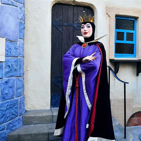 ‘the Fabulous Queen Of Darkness ’ The Evil Queen Grimhilde Looks Radiant While Looking For Snow