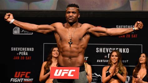 Picture Nba Star Makes 260lbs Ufc Champion Francis Ngannou Look Like A