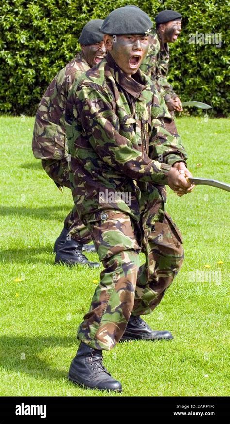 les membres du premier bataillon des fusils royal gurkha qui doivent être envoyés en afghanistan