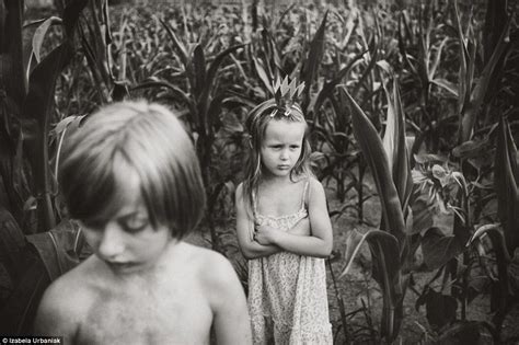 Mother Of Two Takes Photos Of Kids Enjoying Summers Without Technology