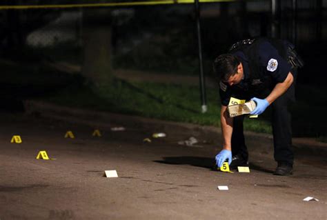 Chicago Shooting 1 Dead 10 Wounded In South And West Side Shootings