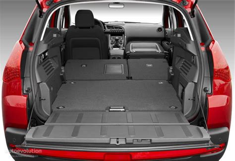 With a raised driving position and increased ground clearance, the peugeot 3008 suv gives you a commanding view of the road ahead. Peugeot 4007 2.0 2011 | Auto images and Specification