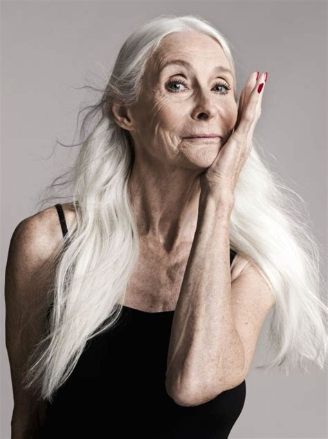 Beautiful Women Over 50 Beautiful Old Woman Senior Fotos Stylish Older Women Grey Hair