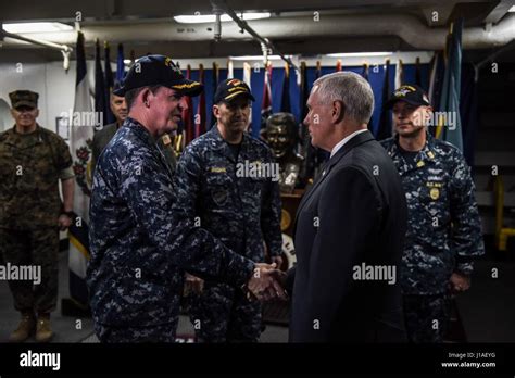 Yokosuka Japan 19th Apr 2017 Us Vice President Mike Pence Meets