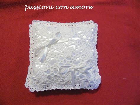 Schema filet uncinetto gratis cuscino portafedi con cuore e iniziali. Passioni con Amore: cuscino porta fedi realizzato a mano ...