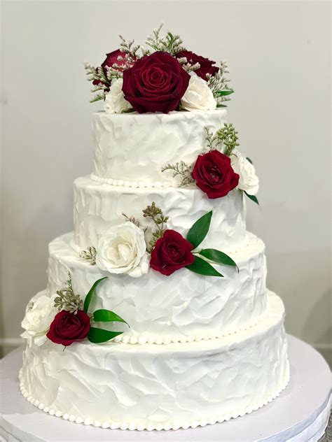 Rough Finish Buttercream Iced Wedding Cake With Fresh Flowers R