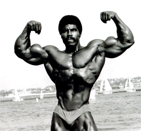 Robby Robinson....Greatest Front Double Bicep ever???