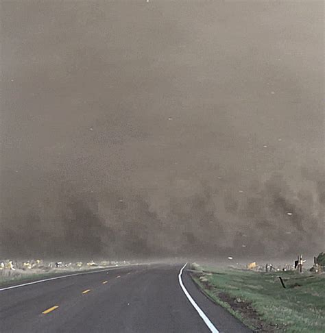 Browse latest funny, amazing,cool, lol, cute,reaction gifs and animated pictures! TORNADO | Tumblr