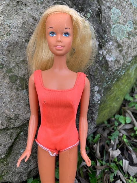 Vintage Retro Malibu Barbie Rubia Mu Eca En Un Traje De Ba O Vintage