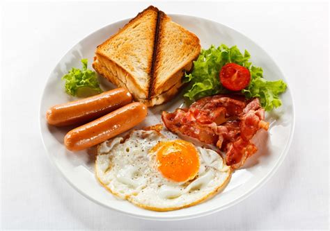 Download Egg Sausage Toast Bacon Food Breakfast 4k Ultra Hd Wallpaper
