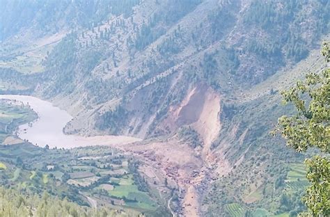 Video Landslide Blocks Flow Of Chenab In Himachals Lahaul Spiti 11