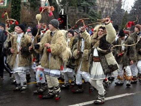 Sărbătorile De Iarna La Români Tradiţii Obiceiuri Datini