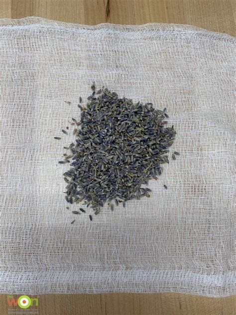 Lavender bags make very popular wedding favours. Weekly Craft: DIY Lavender Sachet Bags