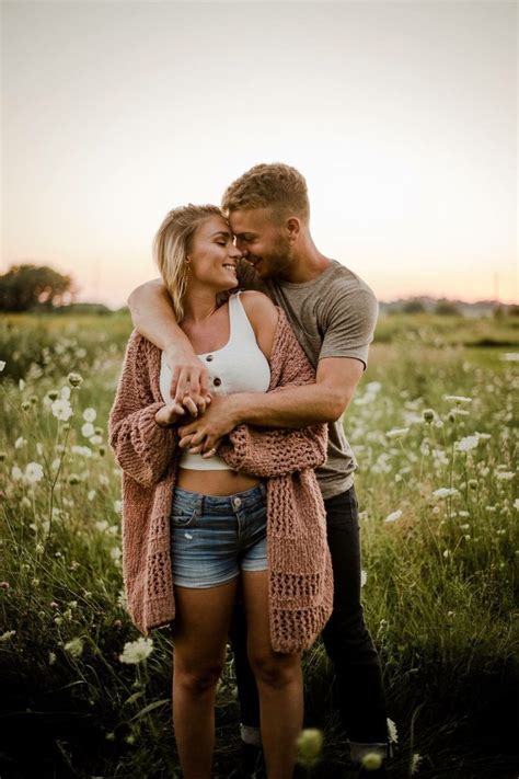 Outdoor Couples Session Engagement Photo Ideas And Inspiration Love