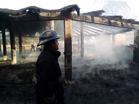 Incendio Consumió Local En El Círculo Militar De Mamo En Catia La Mar