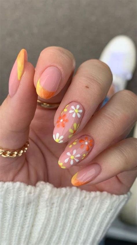 Aesthetic Summer Nails 2021 In 2021 Daisy Nails French Tip Acrylic
