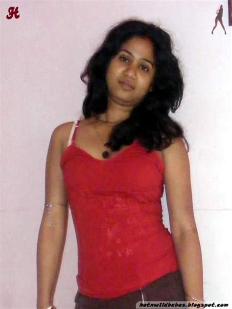 Bengali Bhabhi Exposing Cleavage Navel And Thighs Pornstar Galery