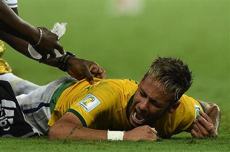 Mundial Brasil 2014 Neymar Terminó Llorando Tras Recibir Violento