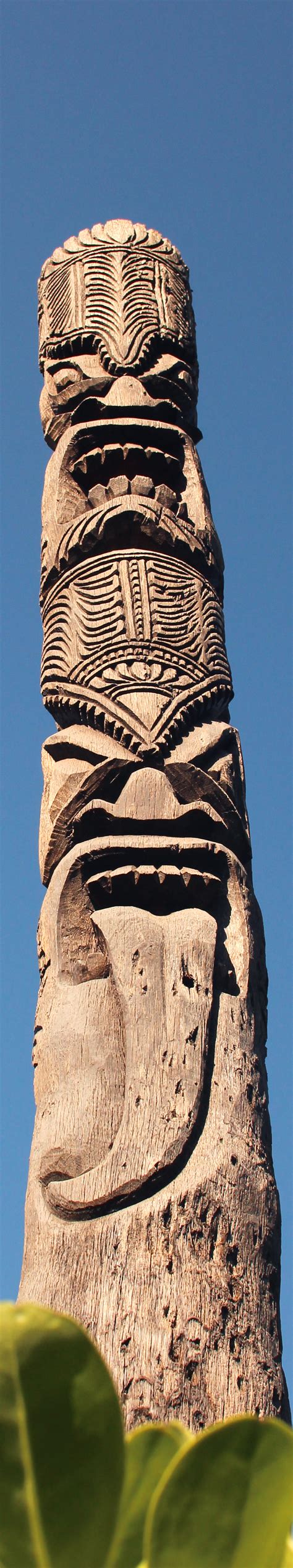 Totem Pole Wikipedia The Free Encyclopedia Totem Pole Tiki Totem