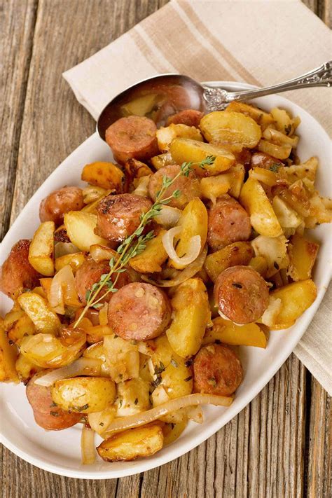 Remove the potatoes from the oven. Roasted Chicken Sausage with Potatoes and Apples Recipe ...