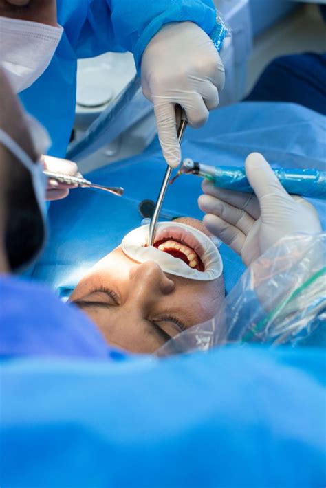 ¿qué Es La Cirugía Oral Y Qué Problemas Soluciona Clinica Dental