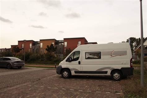 Hoe Lang Mag Een Camper Op Je Eigen Oprit Staan In