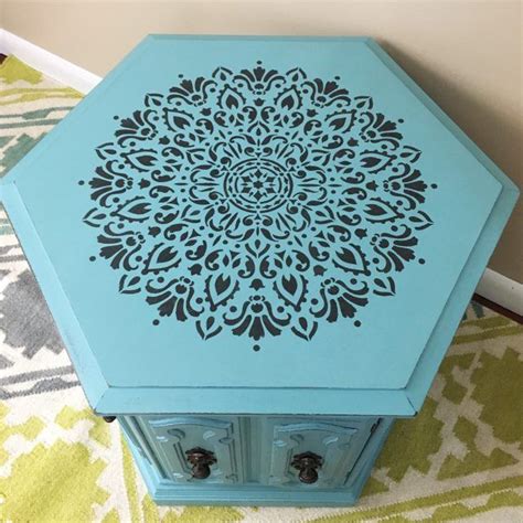 See more ideas about painted furniture, chalk paint, redo furniture. How to Stencil Furniture plus Two Color Distressing using Annie Sloan Chalk Paint | Stencil ...