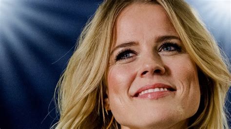 #ilse delange #eurovision #this was supposed to be a quick and easy edit but it really backfired on me #the whole process took much longer than it should have #but here it is #stuff i make. Ilse DeLange aan de slag als muziekdocent | RTL Nieuws