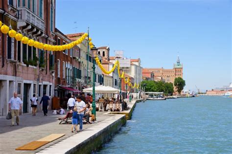 May 31, 2021 · grubacs hält auf drei veduten diese feierlichkeiten fest: Das Redentore Fest in Venedig