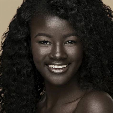 Teen Bullied For Her Incredibly Dark Skin Color Becomes A Model Takes The Internet By Storm