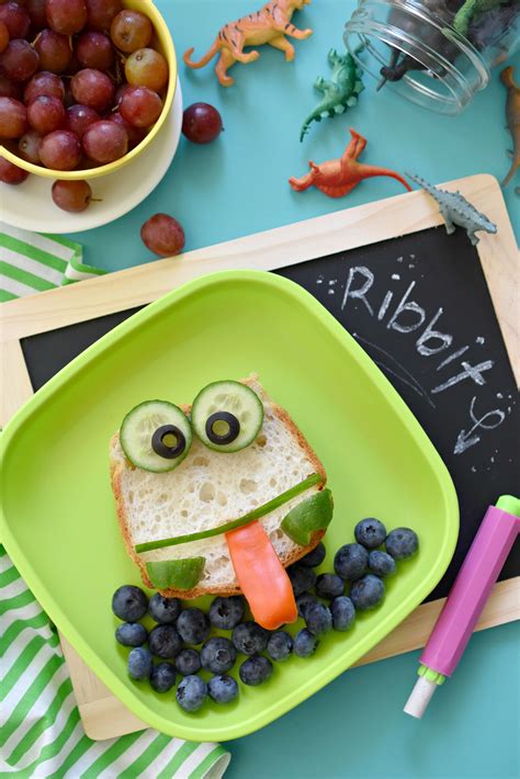 Schoolkid meal bag for dinner. Froggy Sandwiches - Fork and Beans